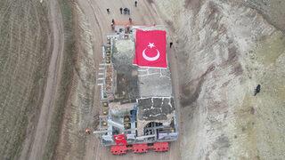Hasankeyf'teki son eser olan 610 yıllık cami böyle taşınıyor!