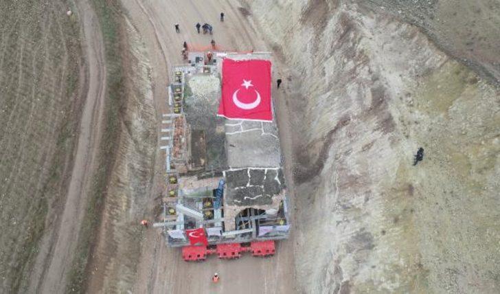 Hasankeyf'teki son eser olan 610 yıllık cami böyle taşınıyor! G4