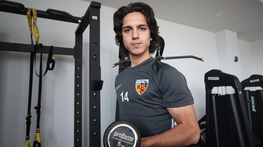 Süper Lig'in en genç golcüsü Emre Demir'in hedefi EURO 2020