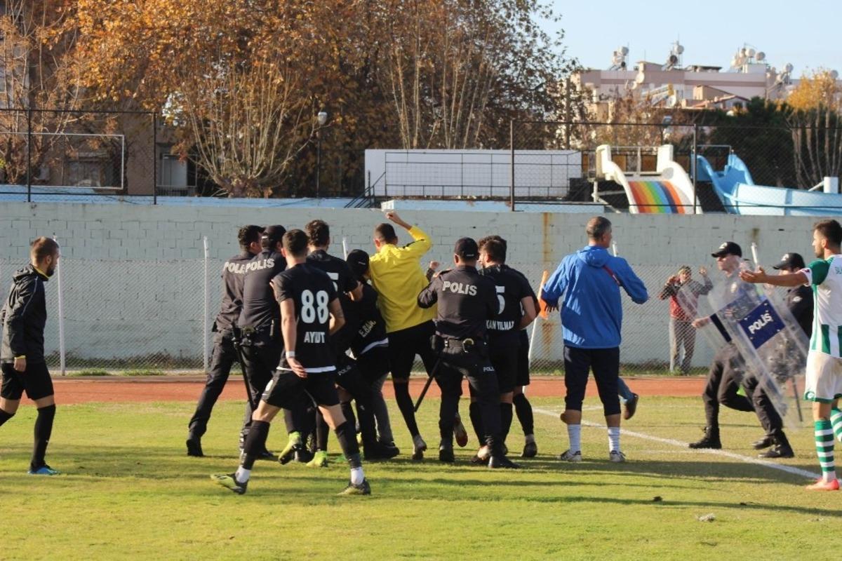 Salihli Belediyespor Kul&uuml;b&uuml;&rsquo;nden, Aliağa Futbol&rsquo;a kınama