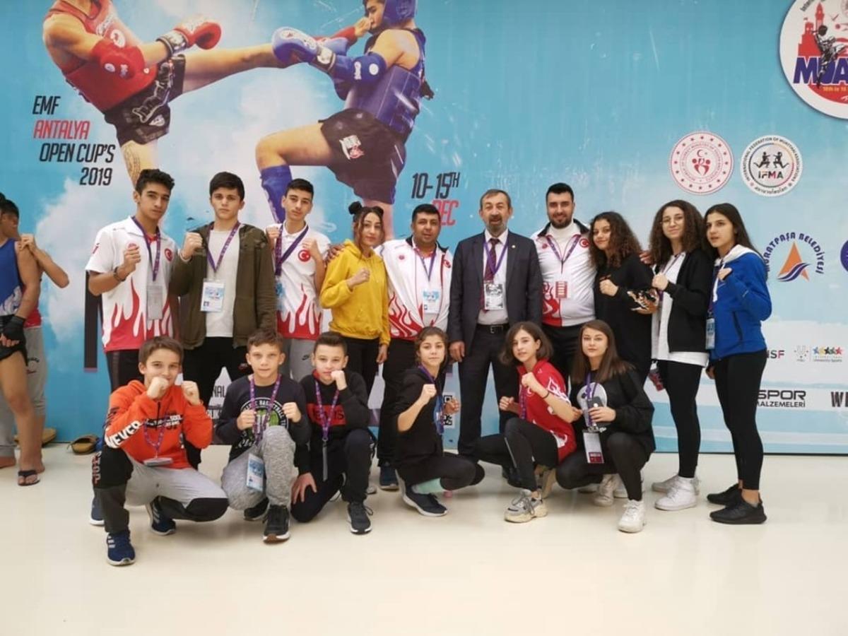 Aydınlı sporcular Muaythai m&uuml;sabakalarına damga vurdu