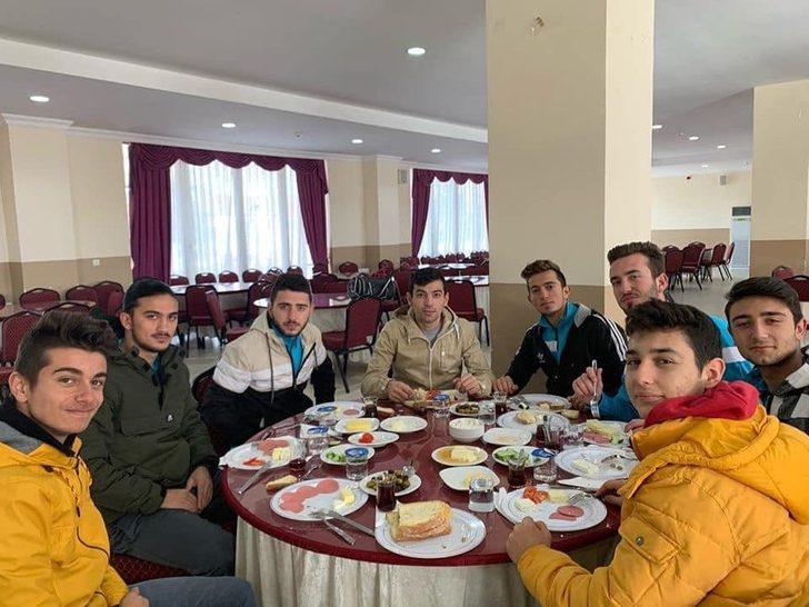 Başkan Tekin, sporcular ve yöneticilerle bir araya geldi G2