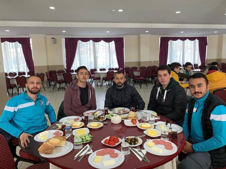 Başkan Tekin, sporcular ve yöneticilerle bir araya geldi G3