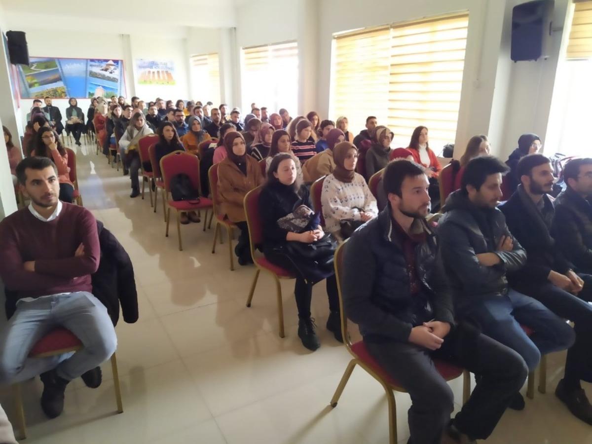 Ahlat&rsquo;ta aday &ouml;ğretmen yetiştirme seminerleri başladı