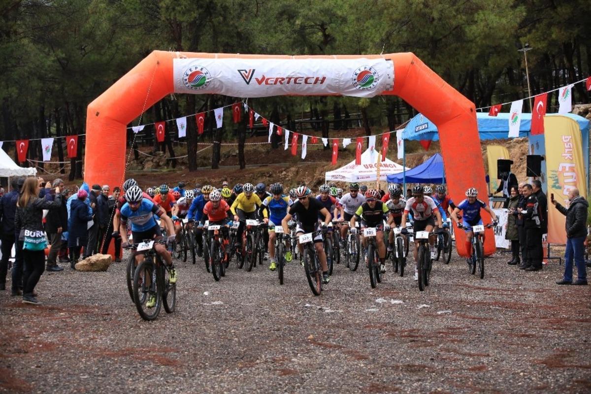 Kepez&rsquo;in pedal şampiyonları &ouml;d&uuml;llendirildi