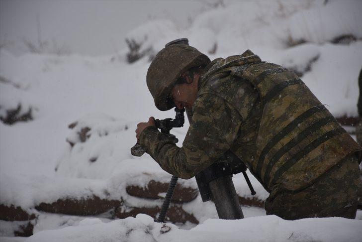 Şırnak'ta sınır birliklerine paratoner sistemi kuruldu G4