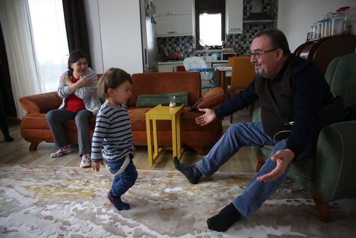 Çantasında taşıdığı yapay kalbine gözü gibi bakıyor G1