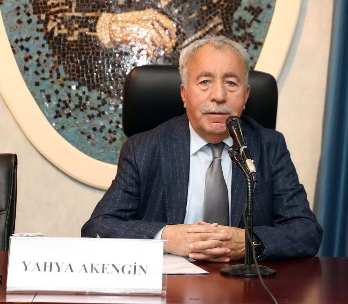 Şair Yahya Akengin GA&Uuml;N&rsquo;de &ouml;ğrencilerle buluştu