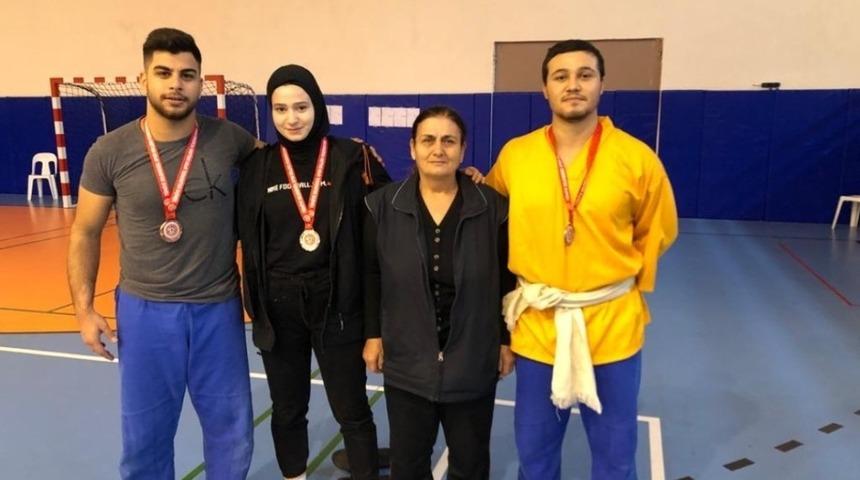 Yunusemreli kuşak g&uuml;reş&ccedil;ilerinden 3 madalya