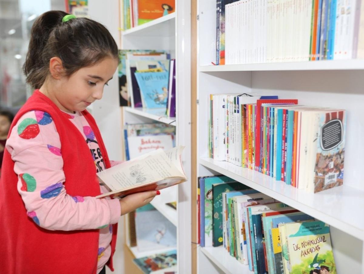 Şehit Eren B&uuml;lb&uuml;l merkezi &ccedil;ocukların kitap yuvası oldu