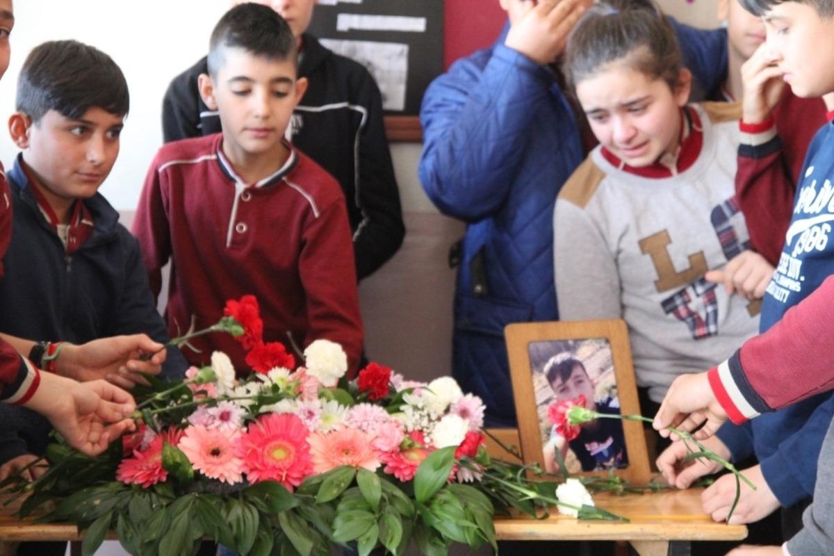 Karbonmonoksit zehirlenmesinden &ouml;len sınıf arkadaşları i&ccedil;in h&uuml;ng&uuml;r h&uuml;ng&uuml;r ağladılar