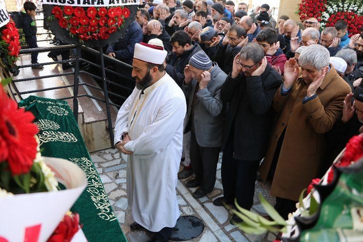 Güllü Akbaş son yolculuğuna uğurlandı G1