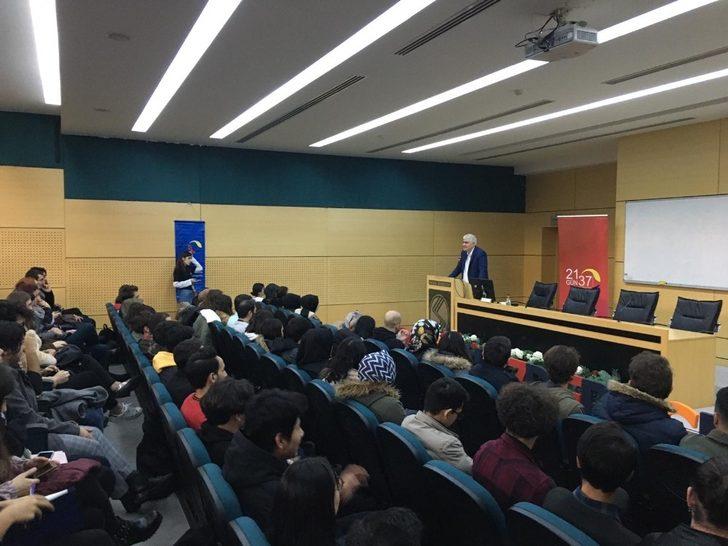 SAÜ’de ’Markaların yolculuğu’ isimli konferans düzenlendi G1