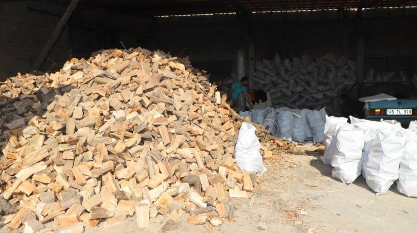 Turgutlu Belediyesinden 700’den fazla aileye yakacak yardımı