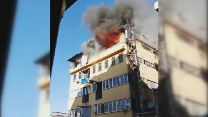 Güngören'de tekstil atölyesi alev alev yandı G4