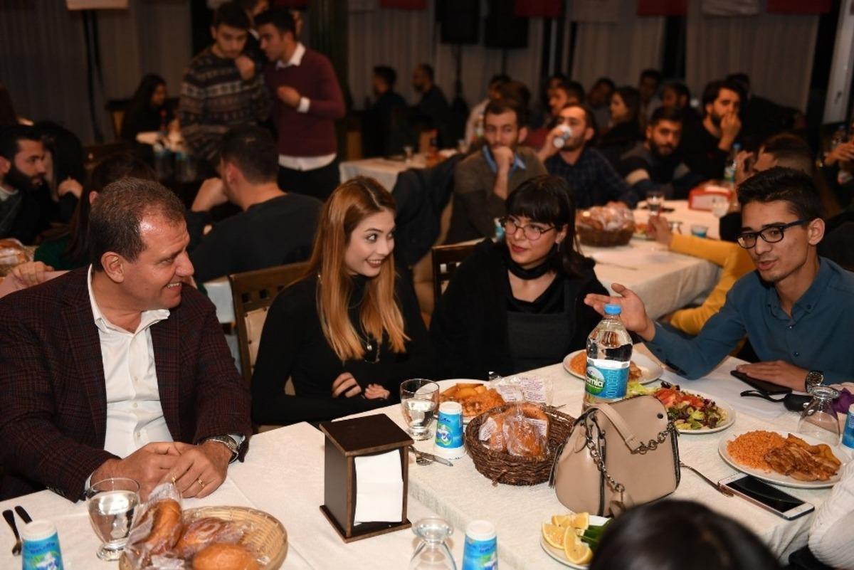 Gen&ccedil;lere ulaşım &rsquo;1 lira&rsquo; kalacak