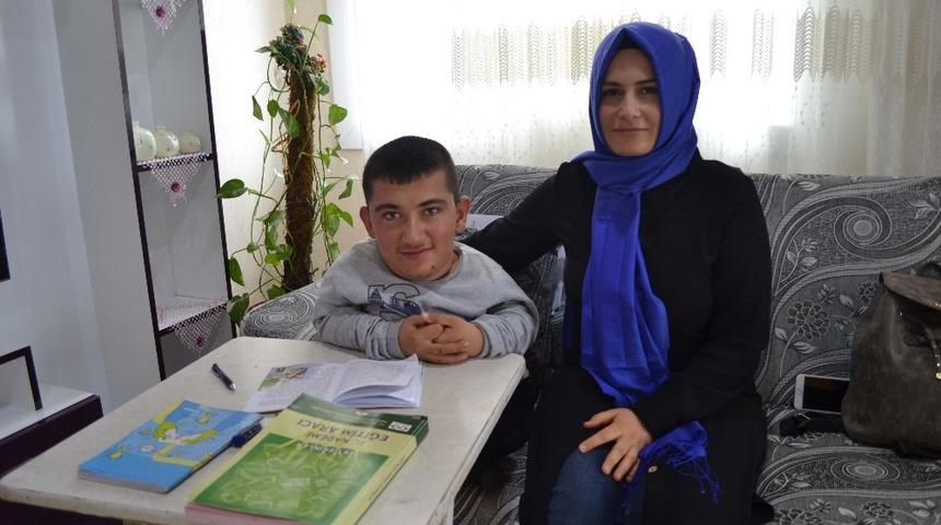 Cam kemik hastası Selahattin&rsquo;in hayali doktor olmak