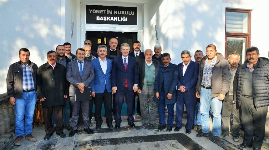 Gemerek Nakliyeciler, Ziraat Odası ve &Ccedil;ift&ccedil;ilerinden Başkan Akay&rsquo;a teşekk&uuml;r ziyareti.