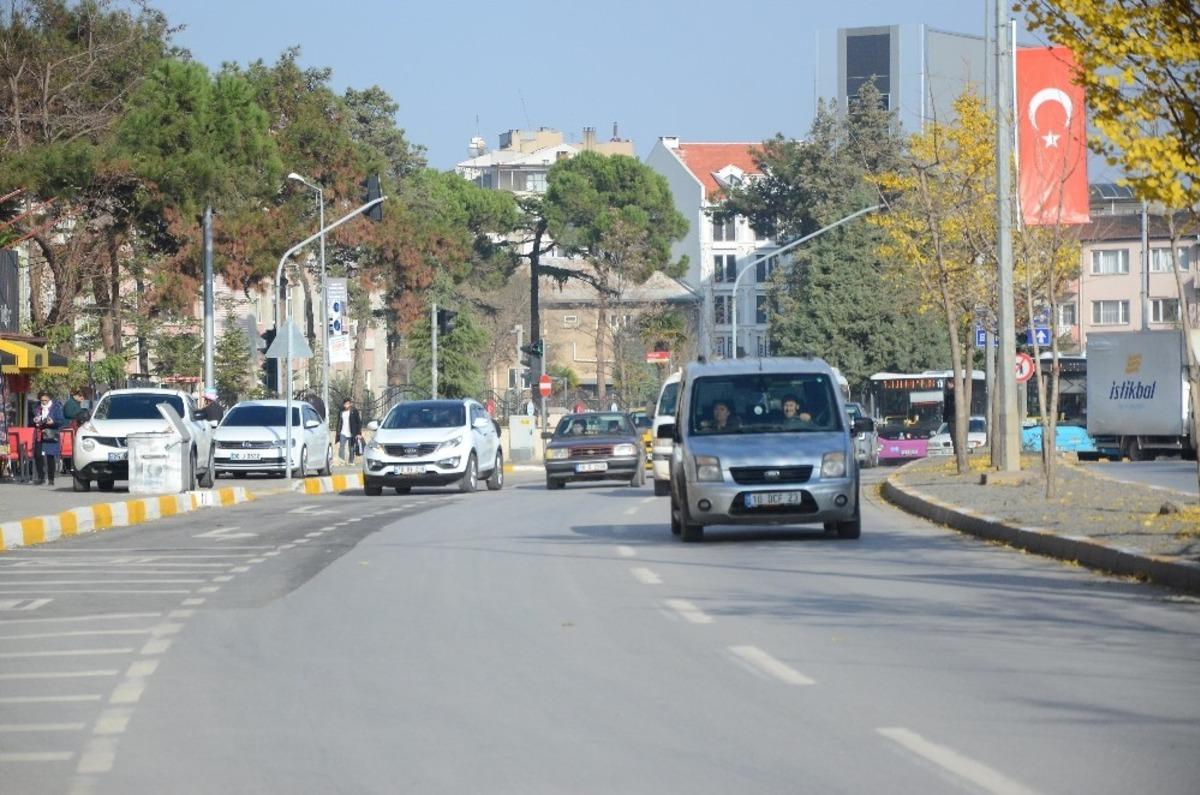 Balıkesir&rsquo;de trafik y&uuml;zde 53 rahatladı