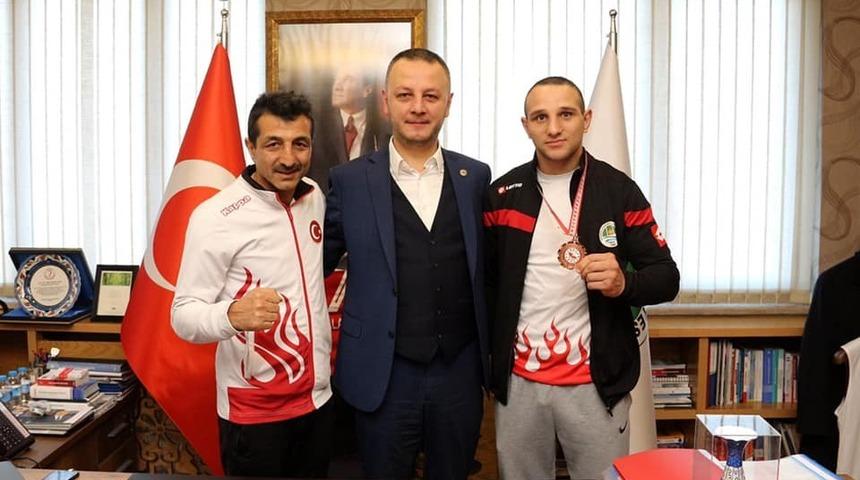 Balkan üçüncüsü; Belediye Başkanı Selim Alan’ı ziyaret etti