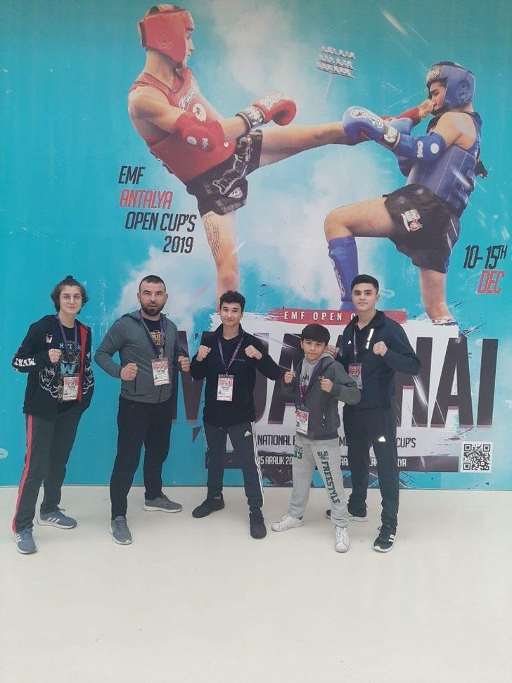 Çaydeğirmeni Muaythai takımı yine ödül geleneği bozmadı G3