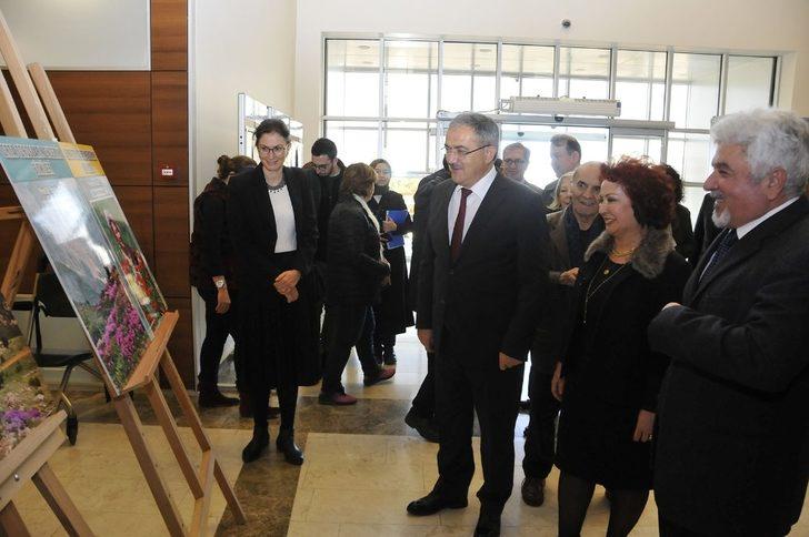 Selçuk’ta “Orta Torosların Endemik Bitkileri” fotoğraf sergisi açıldı G3
