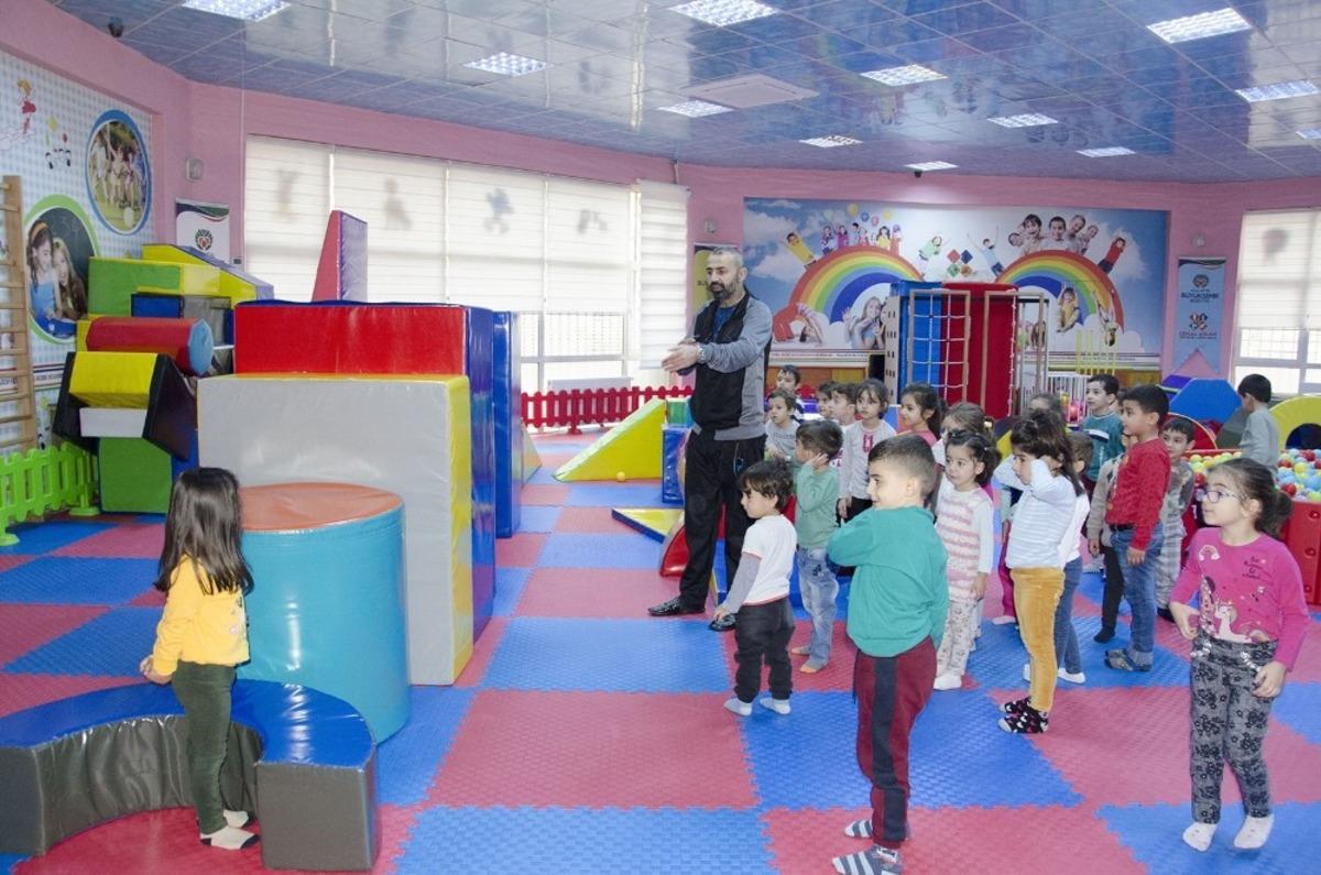 Randevulu olarak ana okullarına hizmet veriyor