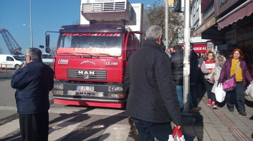 Hijyensiz et taşıyan ara&ccedil; s&uuml;r&uuml;c&uuml;s&uuml;ne ceza