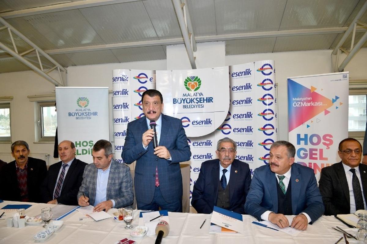 Başkan G&uuml;rkan, muhtarların sorunlarını dinledi