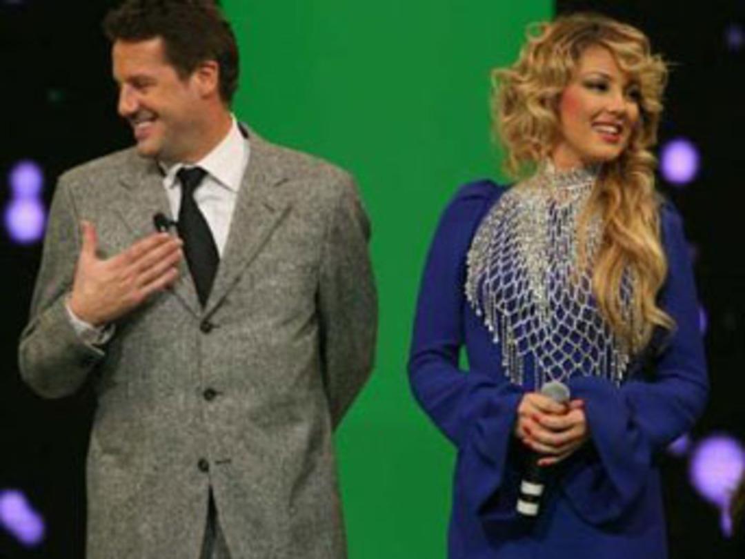 Petek Din&ccedil;&ouml;z'&uuml;n annesiyle..