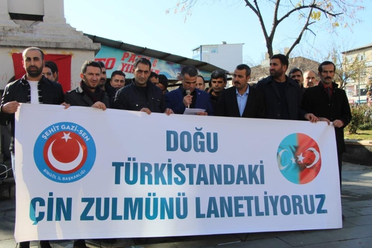 Bing&ouml;l&rsquo;de &Ccedil;in&rsquo;in Doğu T&uuml;rkistan&rsquo;daki zulm&uuml; kınandı