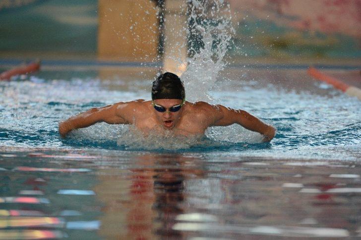 Manisalı yüzücüler Türkiye Yüzme Şampiyonasına katılacak G4