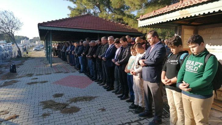 Trafik kazasında ölen aynı aileden 3 kişi, gözyaşları ile uğurlandı G3