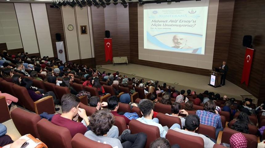 Milli şair Mehmet Akif Ersoy anıldı