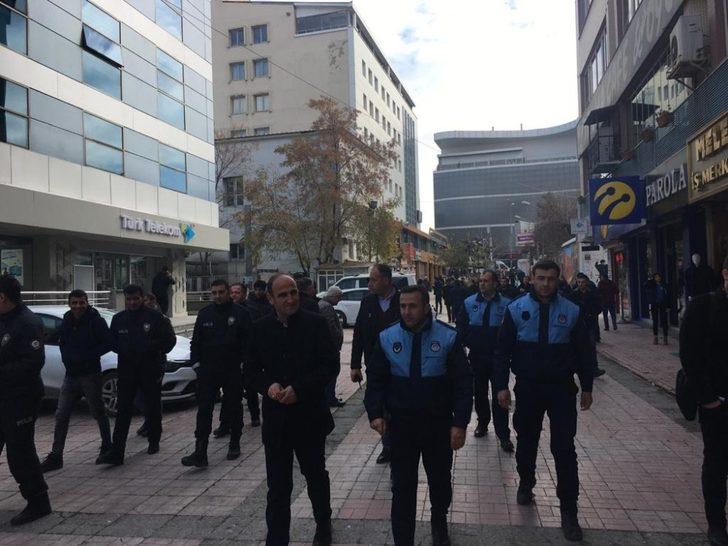 İpekyolu Belediyesinden seyyar satıcılara müdahale G3