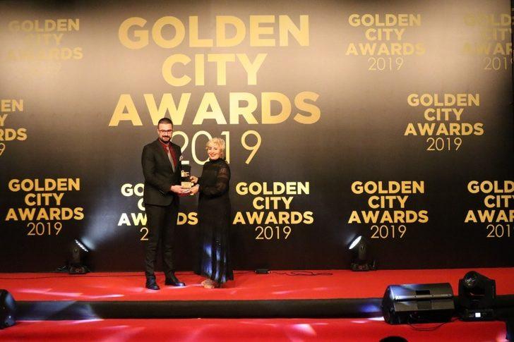 Yanılmaz’a "15 Temmuz Destanı" ödülü verildi G1