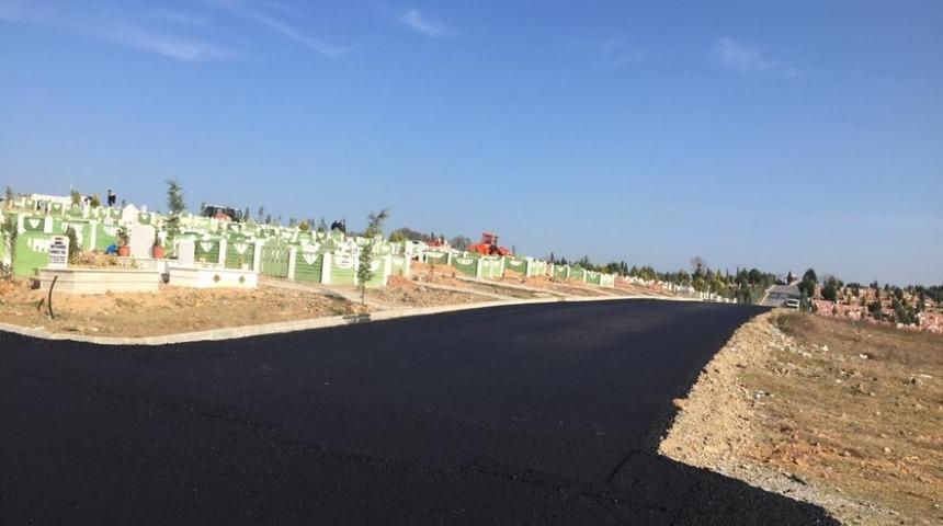 Emirsultan Mezarlığına &ccedil;evre d&uuml;zenlemesi yapıldı