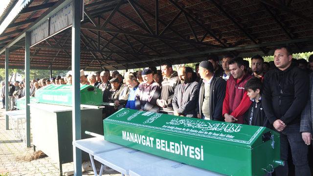 Otomobil takla attı: 3 ölü, 2 yaralı (5)