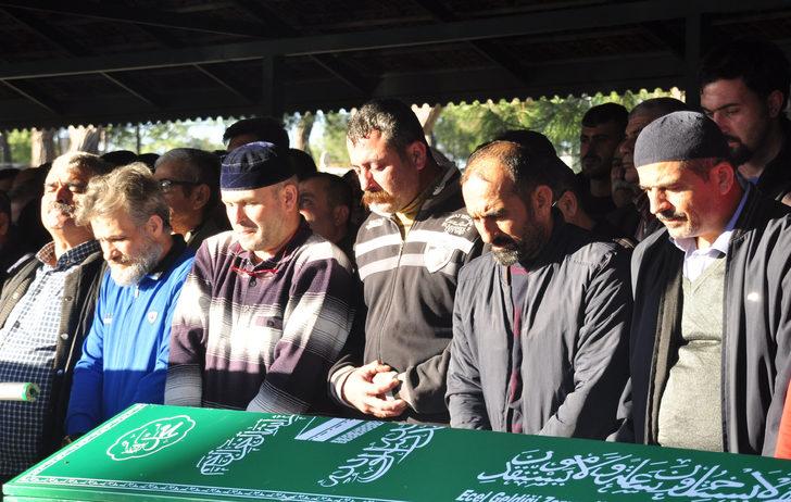 Otomobil takla attı: 3 ölü, 2 yaralı (5) G2