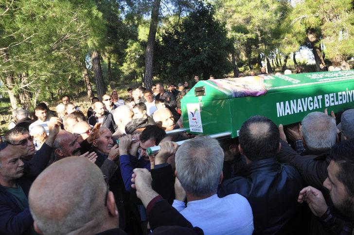 Otomobil takla attı: 3 ölü, 2 yaralı (5) G5