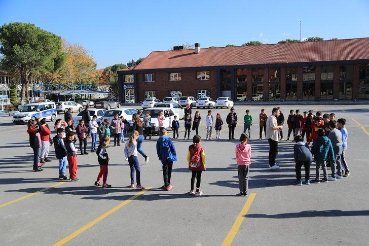 Çocuklar haklarını oyunlar oynayarak öğrendi G3