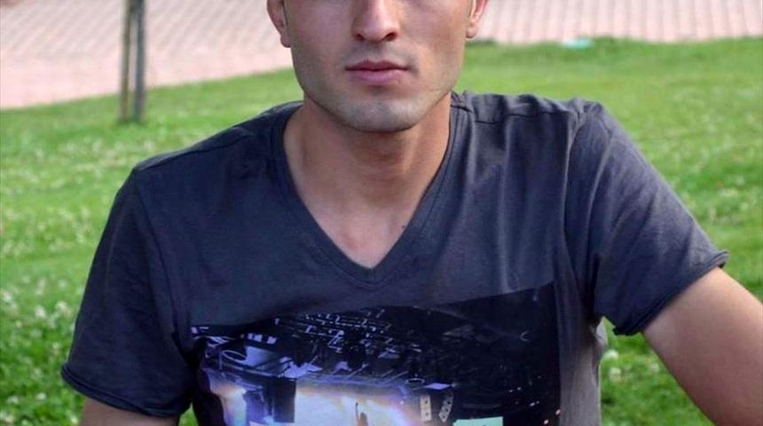 D&Uuml;ZELTME - "G&Uuml;NCELLEME - Kahramanmaraş'ta silahlı saldırı zanlısı kaza yaptıktan sonra kaldırıldığı hastanede &ouml;ld&uuml;" 
haberimizin başlığı ve girişinde yer alan "yaralı ş&uuml;phelinin hastanede &ouml;ld&uuml;ğ&uuml;" bilgisi "silahlı saldırıya uğrayan kişinin hastanede &ouml;ld&uuml;ğ&uuml;