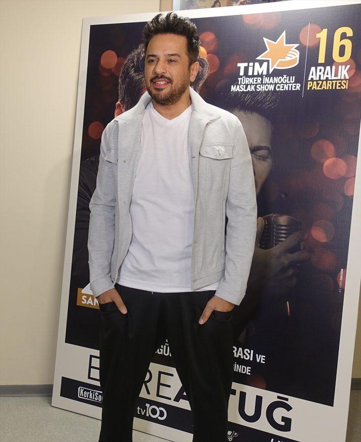 Emre Altuğ, sanat hayatının 20. yılını konserle kutladı G2