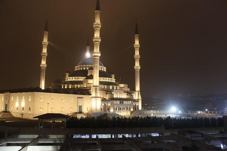 Başkent sokaklarında yoğun sis! Görüş mesafesi 5 metrenin altına düştü! G2