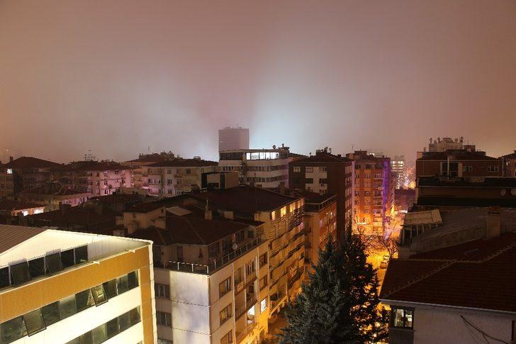 Başkent sokaklarında yoğun sis! Görüş mesafesi 5 metrenin altına düştü! G4