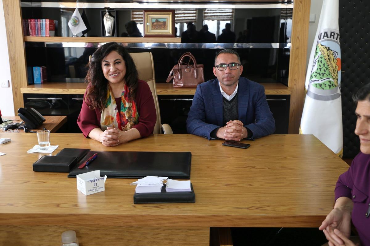 Varto ve Bulanık belediye başkanları g&ouml;zaltına alındı