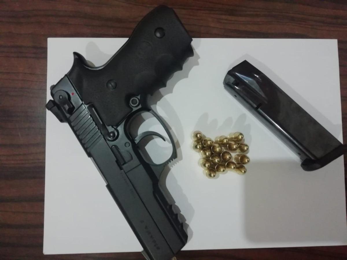 Balıkesir&rsquo;de polis 6 silah ele ge&ccedil;irdi