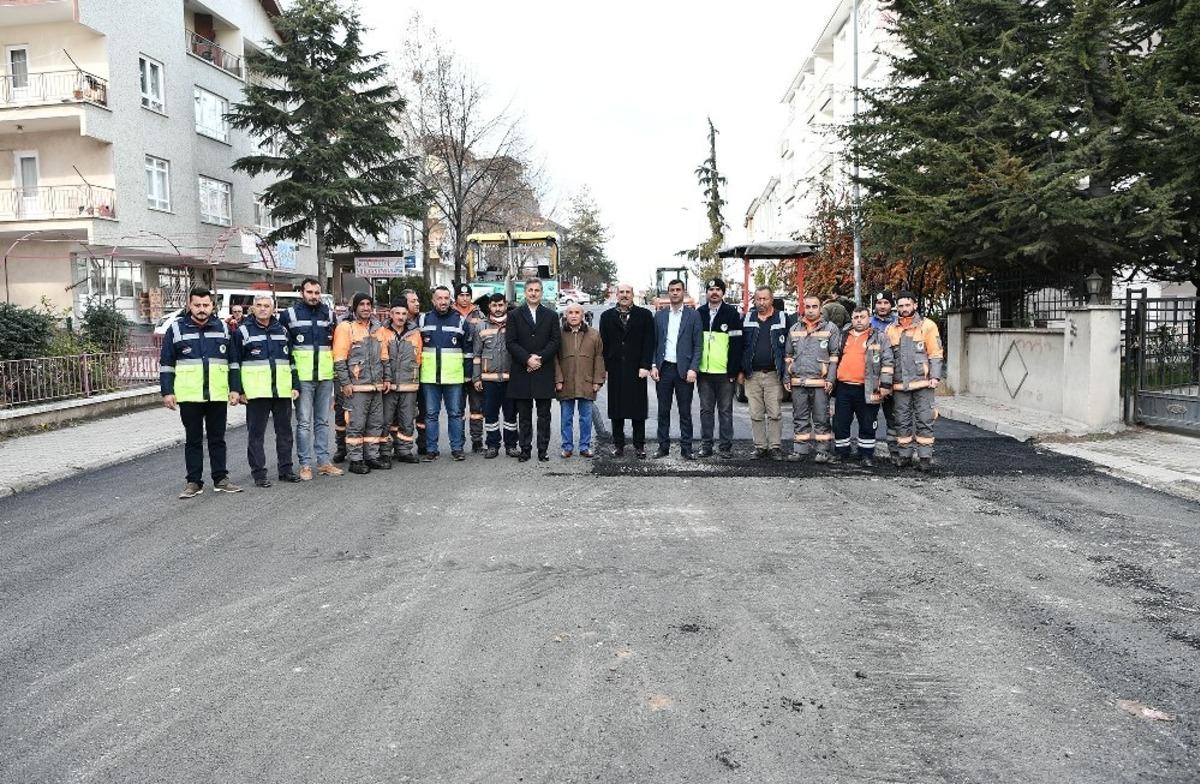 Başkan K&ouml;se yollara asfalt serdi
