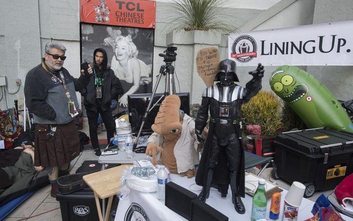 Star Wars hayranları sinema salonu önünde kamp kurdu G3