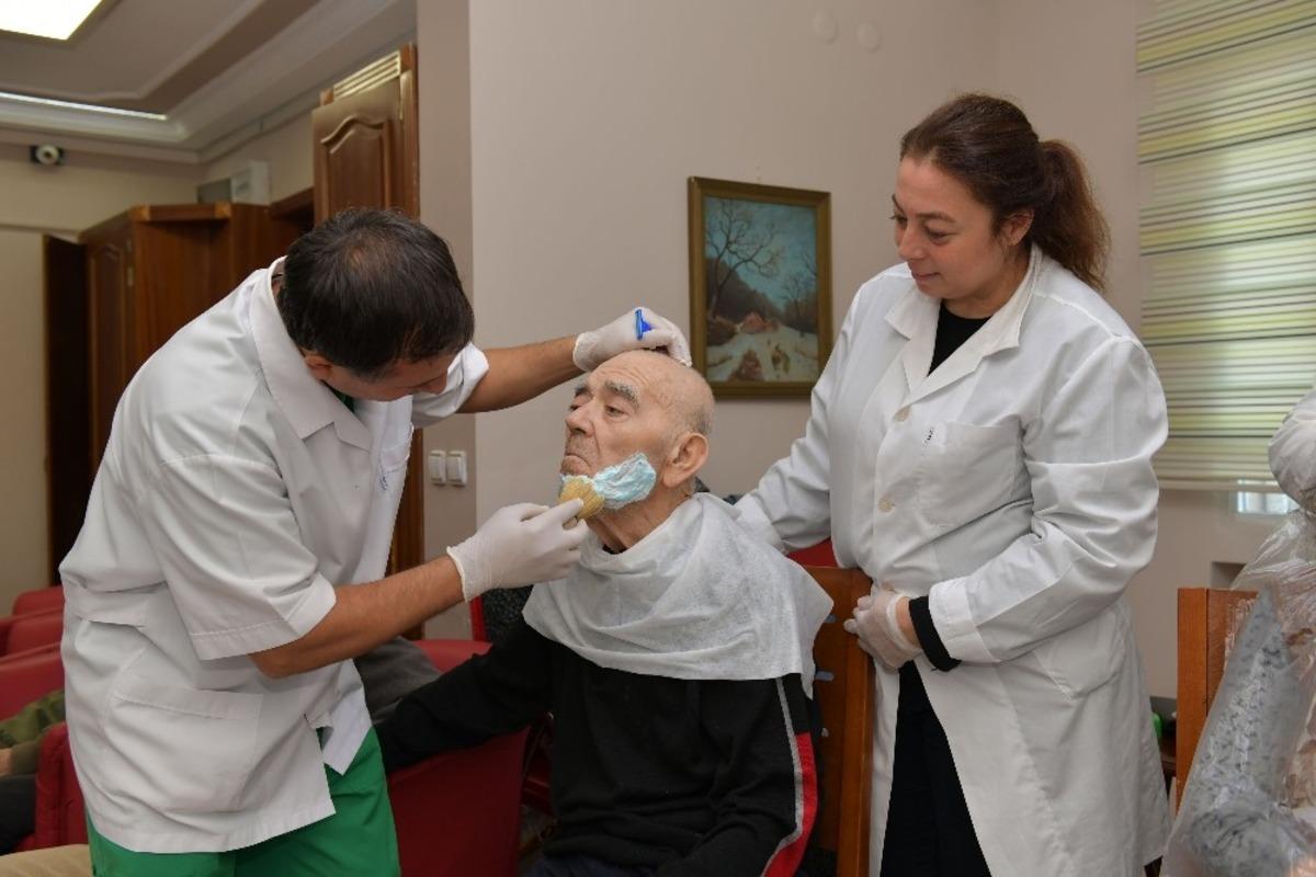 &Ccedil;iğli Belediyesinden kadın ve erkeklere kişisel bakım